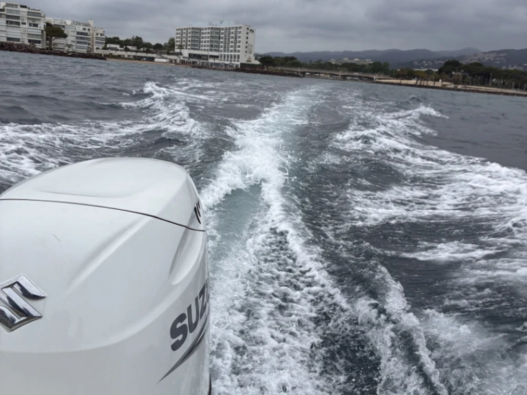 Noleggio Gommone a La Napoule – Bombard Sunrider 650