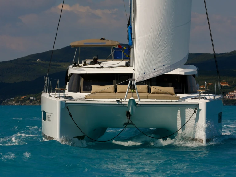 Noleggio Catamarano Fountaine Pajot con patente nautica