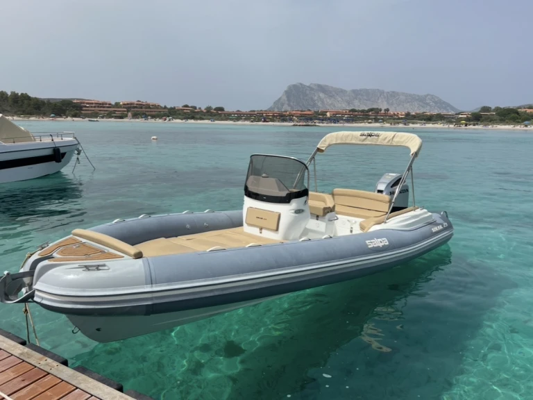 Noleggio Gommone a San Teodoro – Salpa Salpa Soleil 23