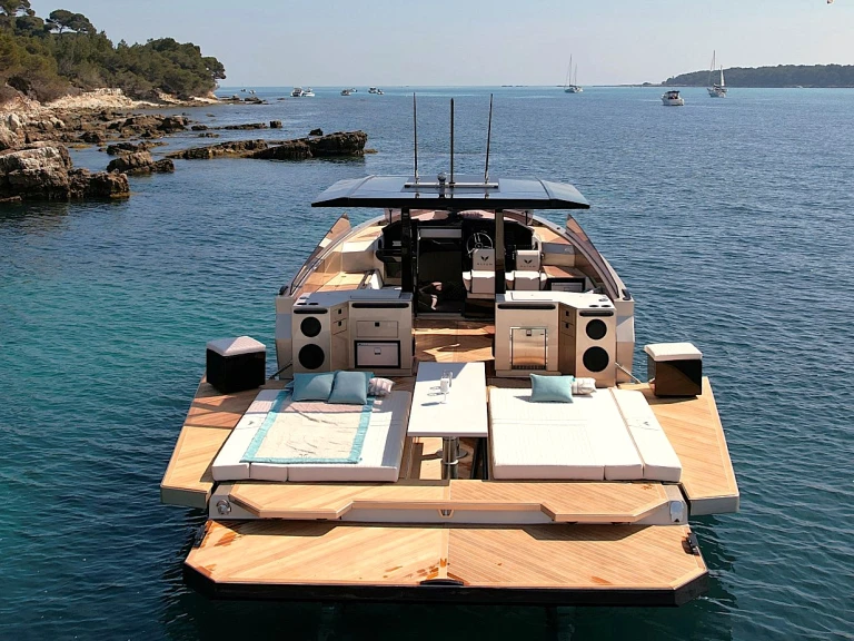 Alium Yachts 42 T-TOP da affittare a  Cannes