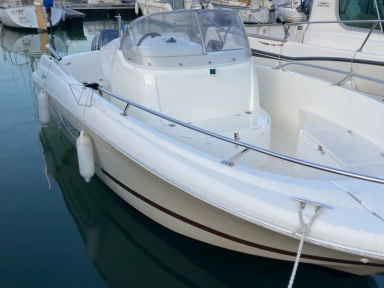 Noleggio Barca a motore con o senza skipper Jeanneau a Royan