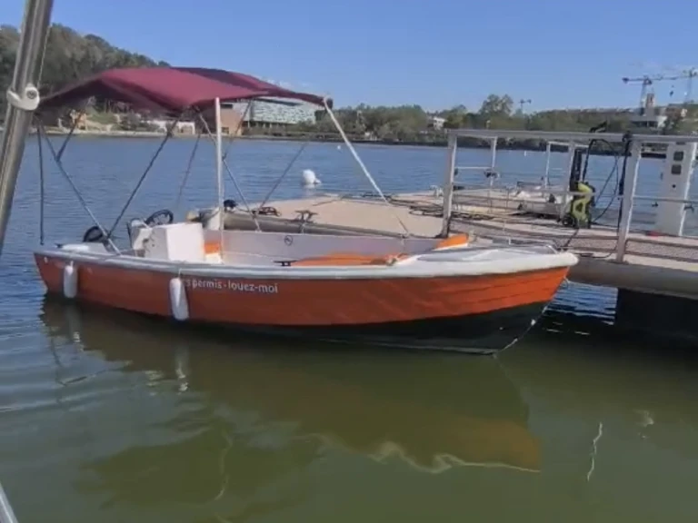 Noleggio a Istres – Naval plastica Livia 450 su SamBoat