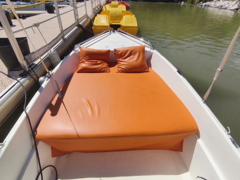 Noleggio a Istres – Naval plastica Livia 450 su SamBoat