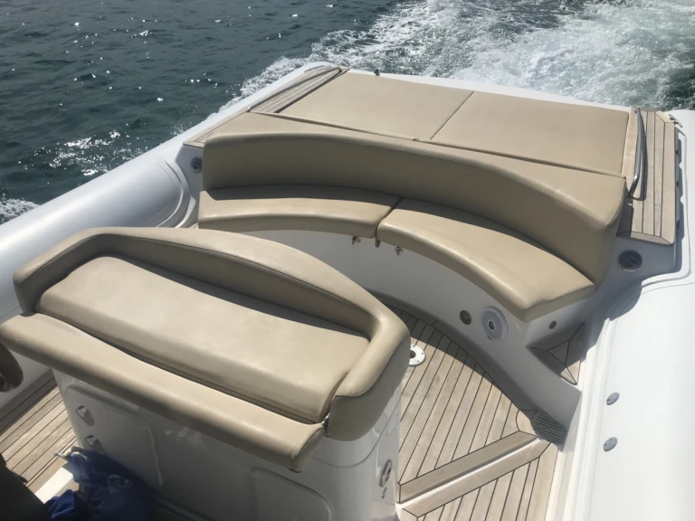 Noleggio Gommone a Porto-Vecchio – Magazzu Magazzu
