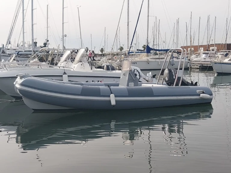 Noleggio Gommone Bwa con patente nautica