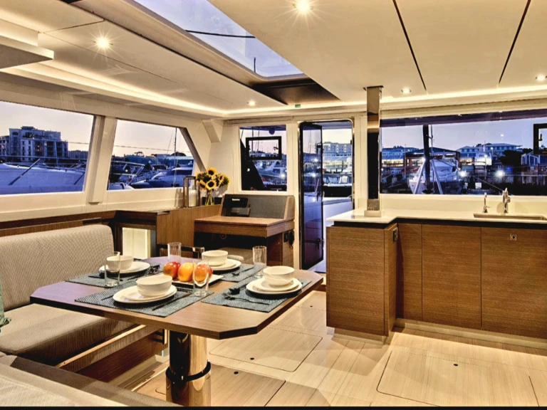 Noleggio Catamarano a Puerto Sotogrande – Leopard Leopard 42