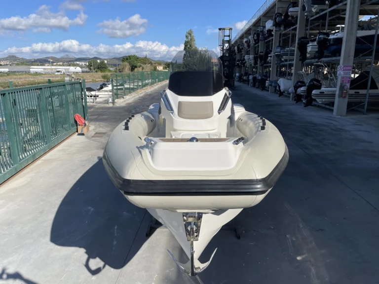 Noleggio barche Lomac 7.0 TURISMO a Hyères su Samboat