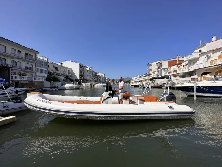Noleggio barche Empuriabrava economico PROLINE 740