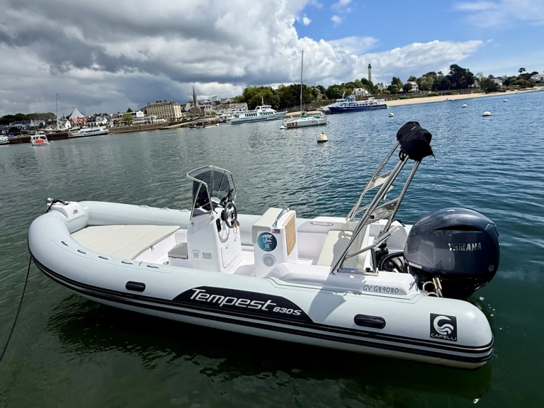 Gommone a noleggio a Combrit al miglior prezzo