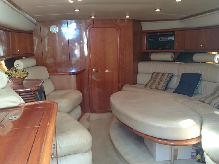 Noleggiare una Sunseeker Superhawk 48 a Nizza
