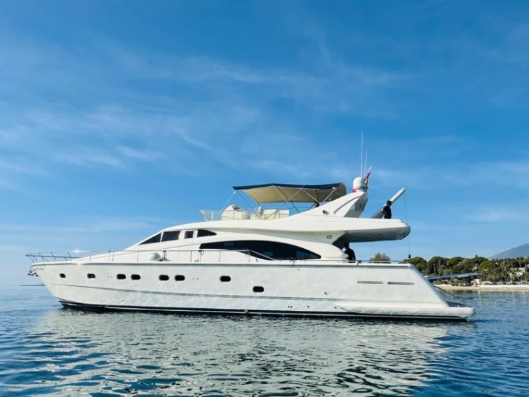 Noleggio Yacht di lusso con o senza skipper Ferretti a Ibiza Town