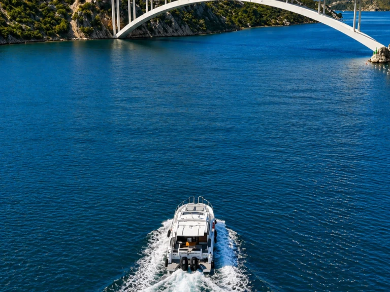Karnic s37x da affittare a  Sebenico