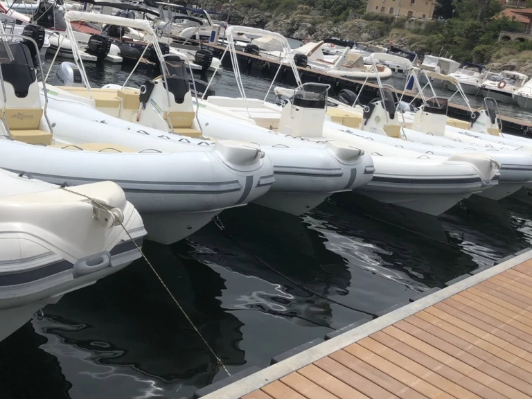 Noleggio Gommone con o senza skipper Altamarea a Favignana