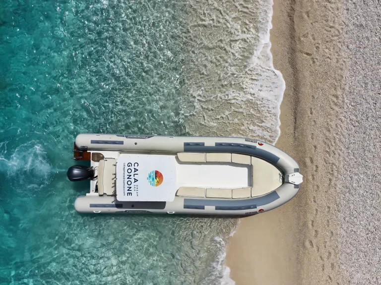Noleggio barche Cala Gonone economico Tempest 900