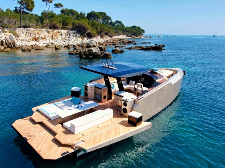 Alium 42 T Top da affittare a  Cannes