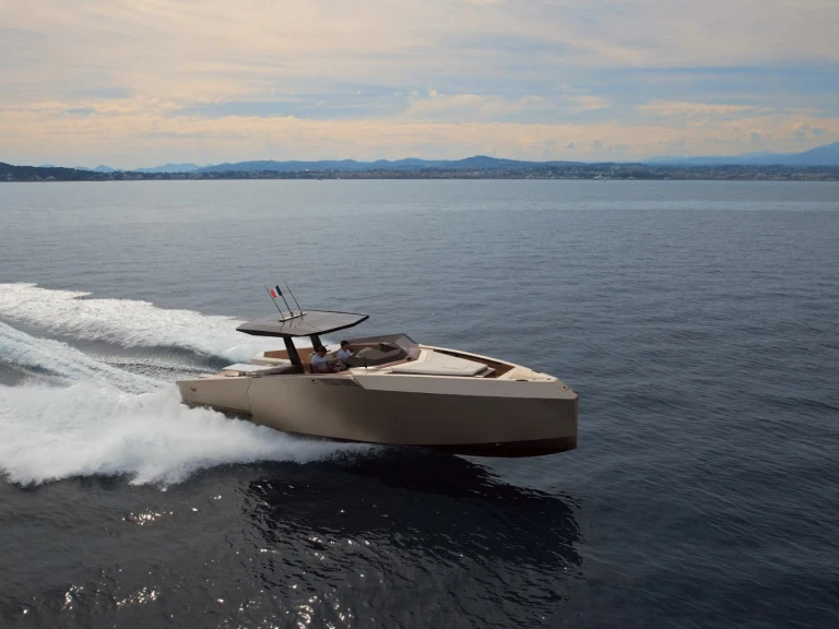 Noleggio Barca a motore a Cannes – Alium 42 T Top
