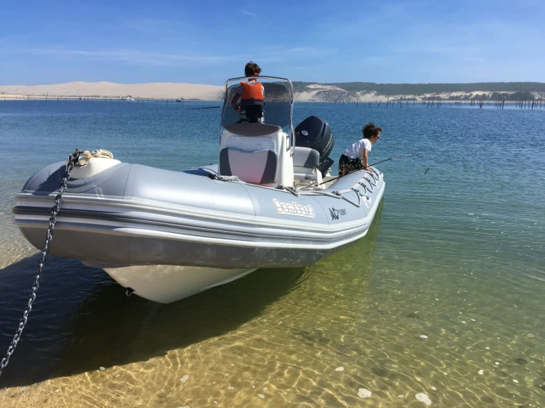 Bombard Sunrider 550 da affittare a  Lège-Cap-Ferret