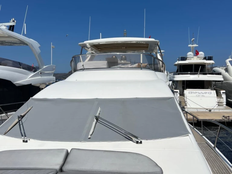 Noleggiare una Azimut Azimut 70 a Bodrum