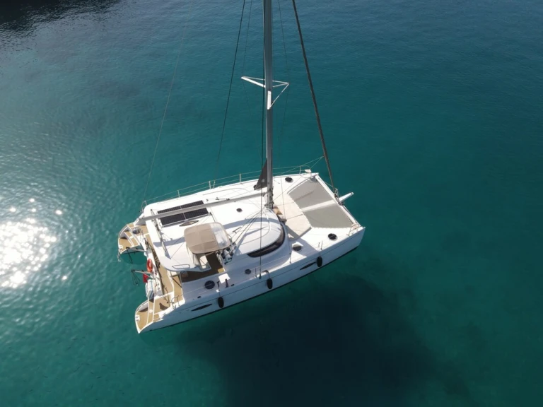 Noleggio Catamarano Fountaine Pajot con patente nautica