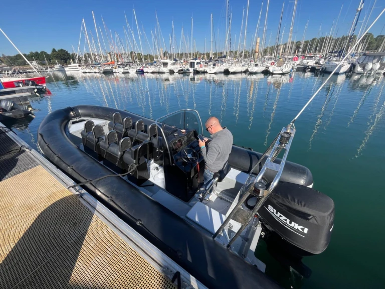 Noleggio Gommone Capelli con patente nautica