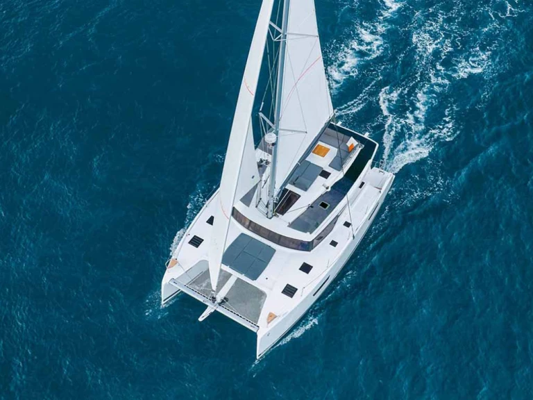 Catamarano a noleggio a Pola al miglior prezzo