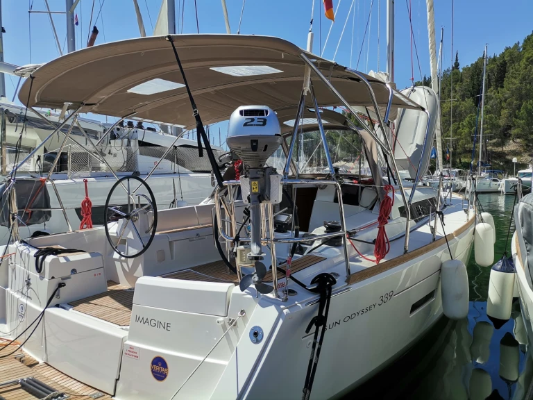 Noleggiare una Jeanneau Sun Odyssey 389 a Palma de Maiorca