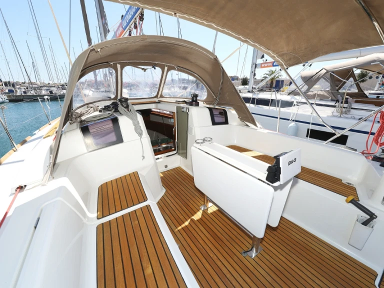 Noleggio barche Jeanneau Sun Odyssey 389 a Zaravecchia (Biograd) su Samboat