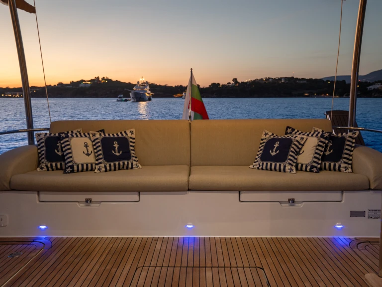 Noleggiare una Fountaine Pajot Fountaine Pajot MY6 a Gouviá