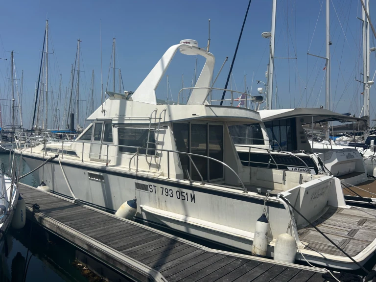 Noleggio Barca a motore Guy Couach con patente nautica