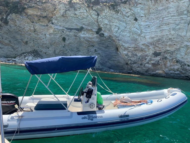 Gommone a noleggio a Castellammare del Golfo al miglior prezzo