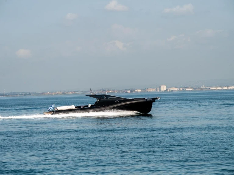 Noleggio Gommone Avax  con patente nautica