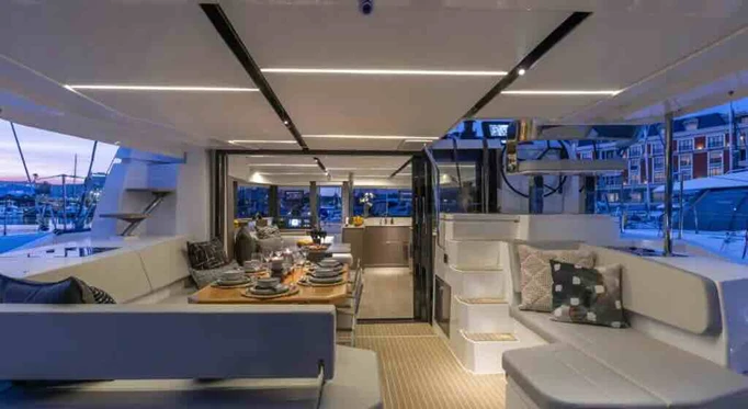 Noleggio Catamarano Leopard Catamarans / Robertson & Caine con patente nautica