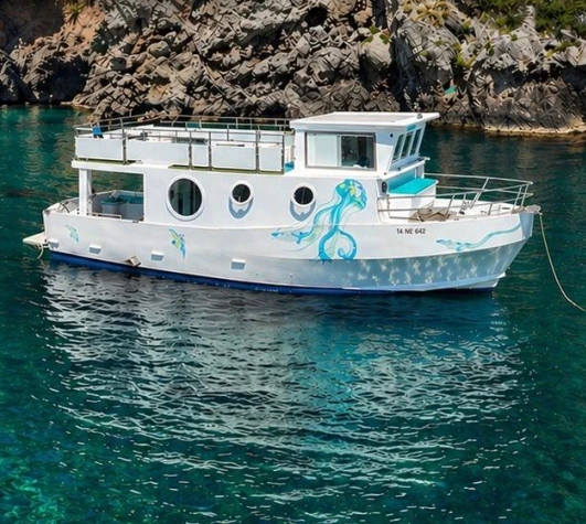 Noleggio Barca a motore a Porto di Giardini – monstes monstes
