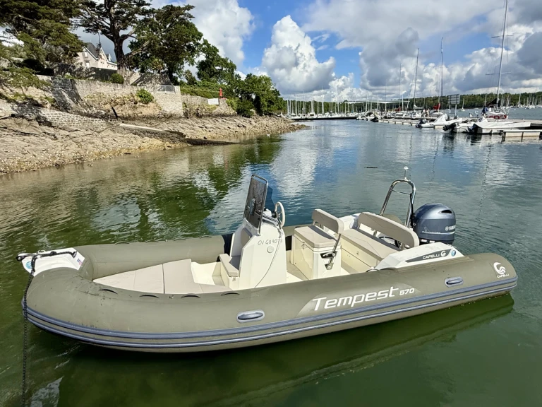 Noleggio Gommone Capelli con patente nautica
