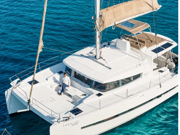 Catamarano a noleggio a Es Jondal al miglior prezzo