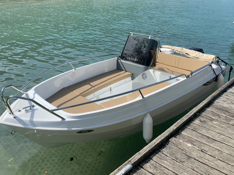 Noleggio Barca a motore con o senza skipper Valory a Annecy