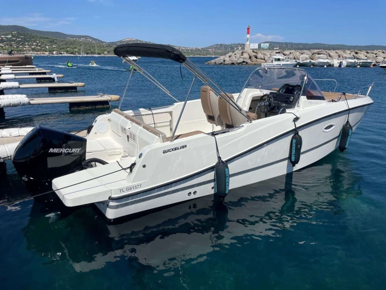 Noleggio barche Bossoglina economico Activ 755 Sundeck