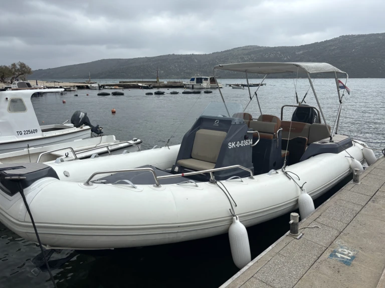 Noleggio barche Trogir economico Medline 7.5