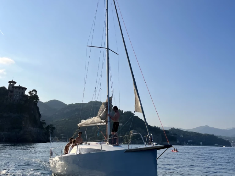 Noleggiare una Viko 22s a Rapallo