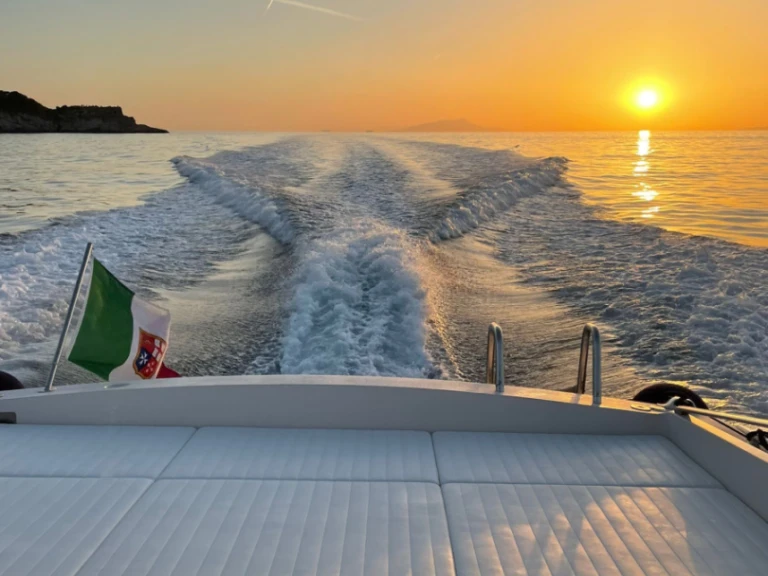 Noleggio Yacht di lusso con o senza skipper Itama a Sorrento