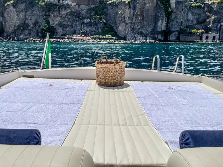 Noleggio Yacht di lusso Itama con patente nautica