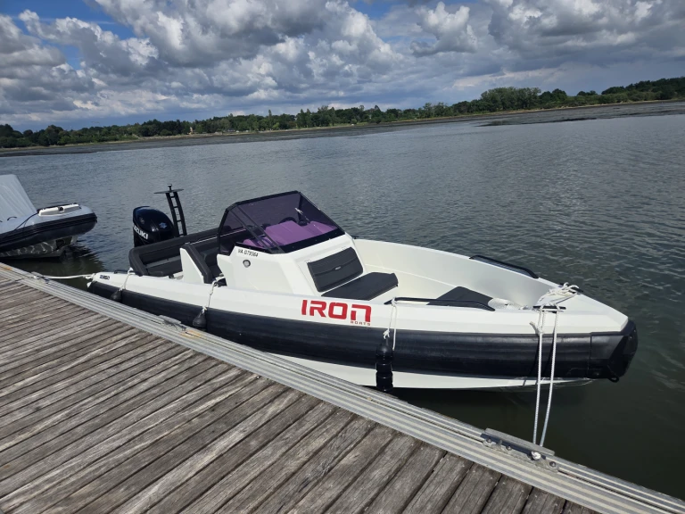 Noleggio Barca a motore IRON BOATS  con patente nautica
