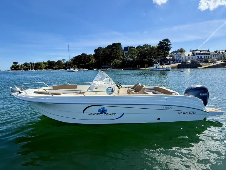 Noleggiare una Pacific Craft Pacific Craft 670 Open a Combrit