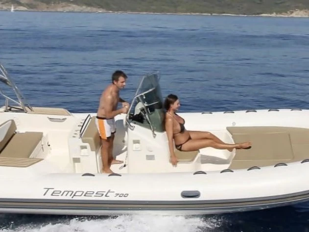 Noleggio barche Francia economico Tempest 700 Sun