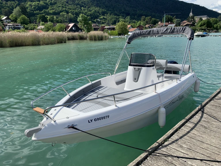 Noleggiare una Aquabat Sport Line 19 a Annecy