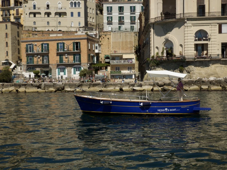 Noleggio barche nesis full electric freedom23 a Napoli su Samboat