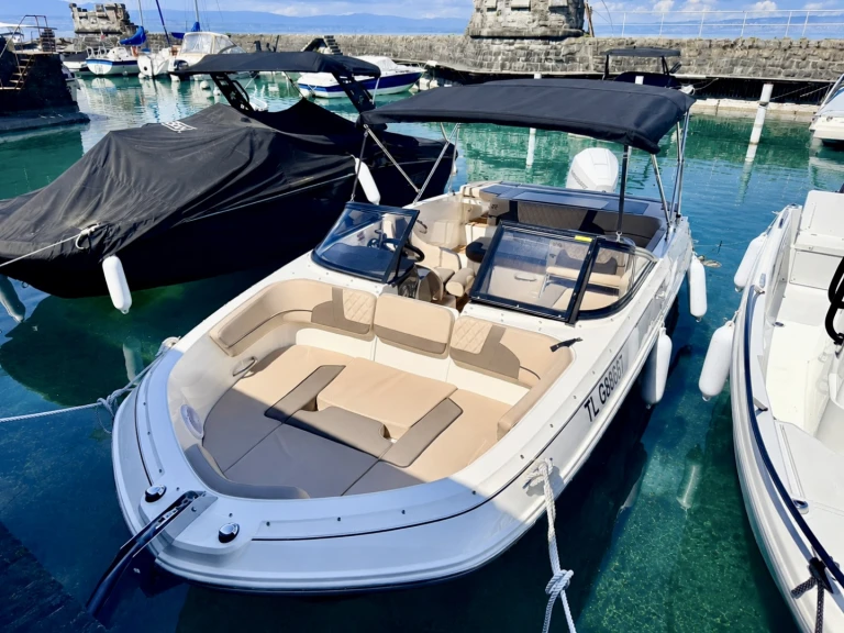 Noleggio a Amphion-les-Bains – Bayliner VR5 OB su SamBoat