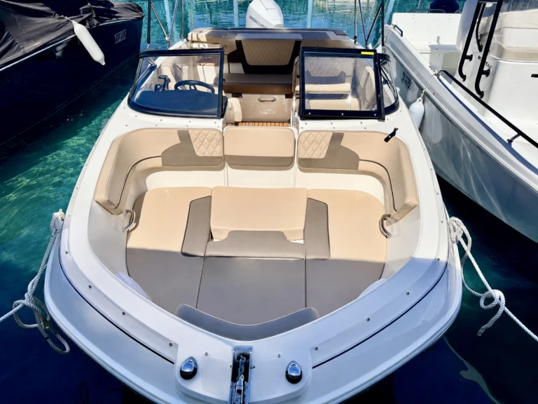 Noleggio Barca a motore con o senza skipper Bayliner a Amphion-les-Bains