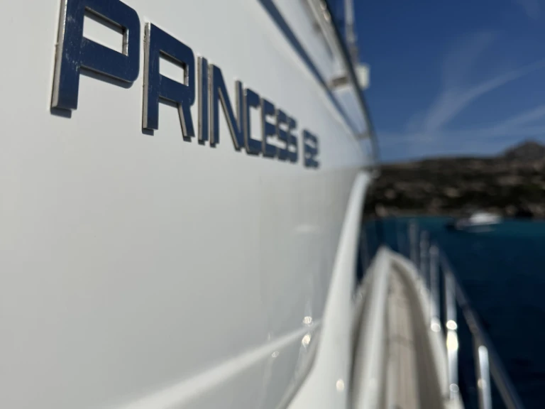 Noleggio barche Princess Princess 62 Fly a Portisco su Samboat