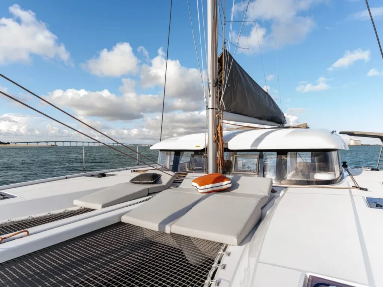 Noleggio Catamarano Excess con patente nautica